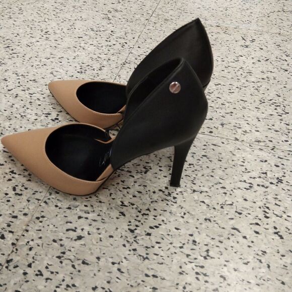 Calvin Klein pumps - Picture 1 of 3